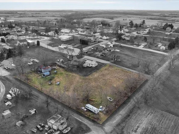 1 E Cass St, Andrew, IA 52030