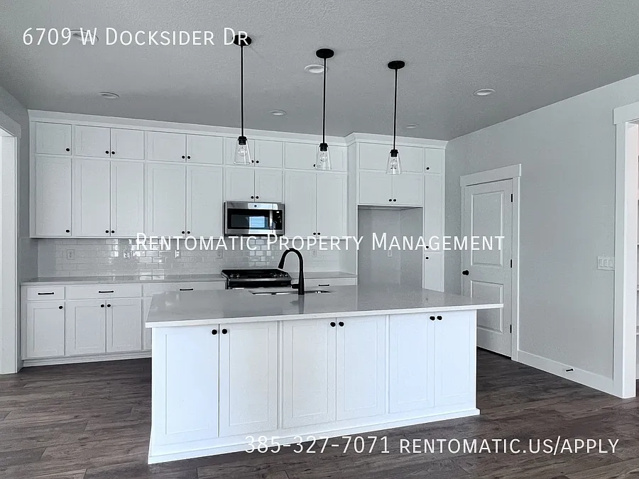 4 bed, 2.5 bath, 3700 sqft, $3,549 — Photo 3