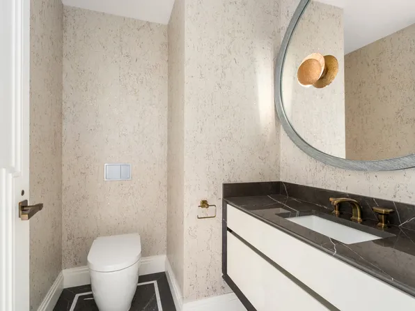 301 Park Avenue image 10 of 19