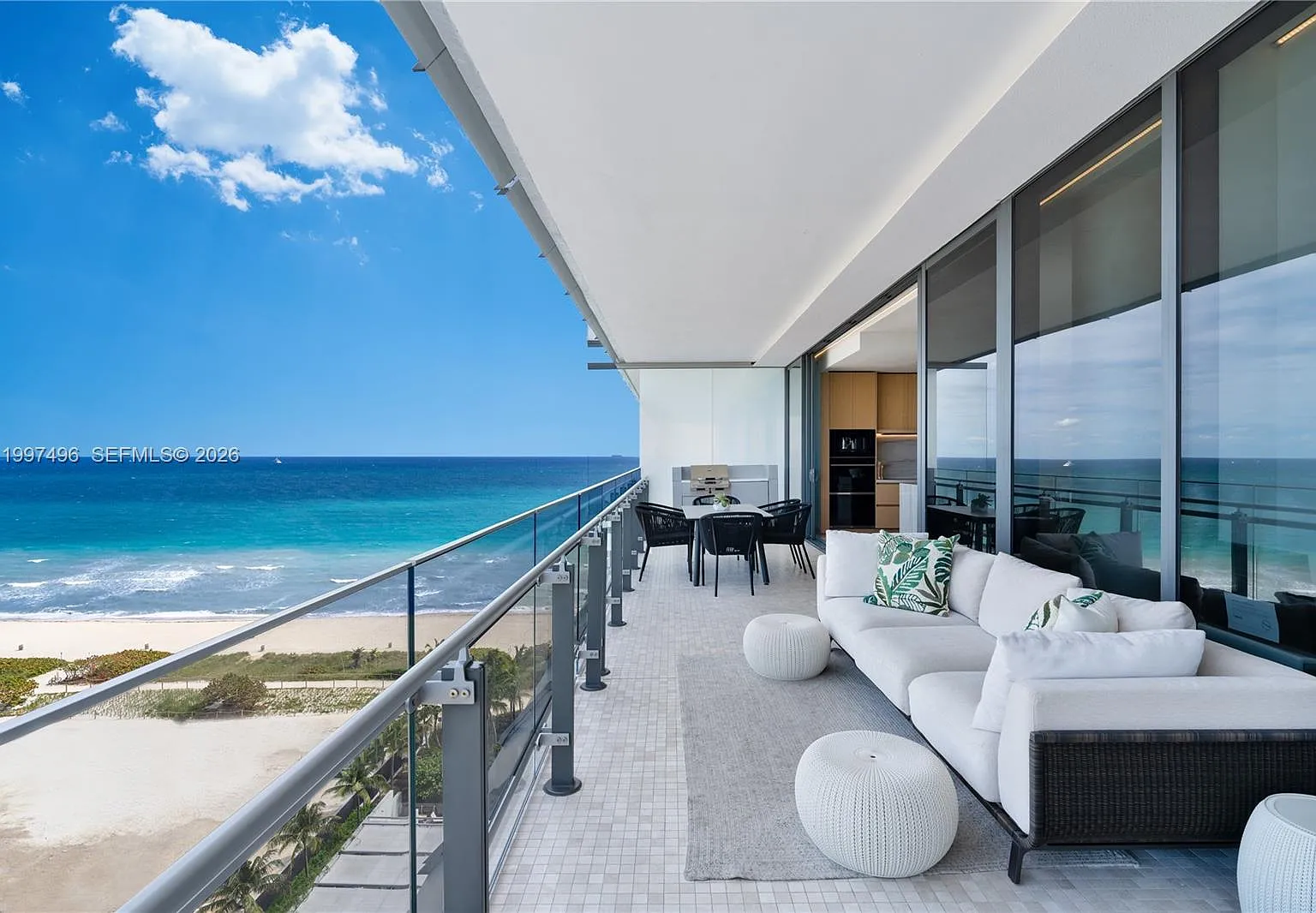 8701 Collins Ave Condo — Photo 1
