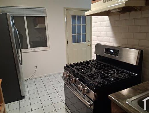 5th image of 1225 Summit St APT C