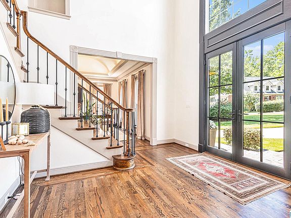 5th image of 705 Oakline Cir