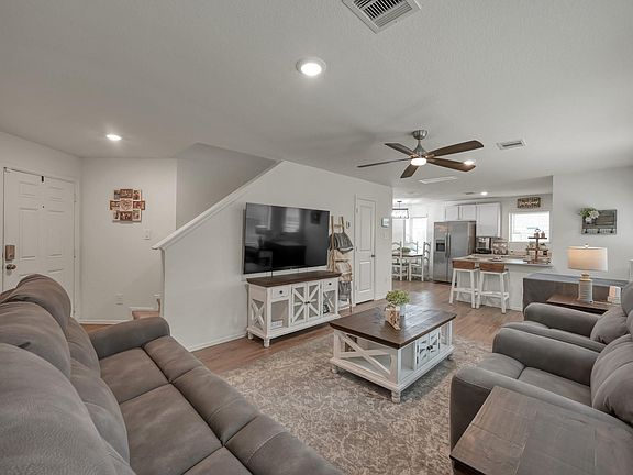 3rd image of 2843 Via Augusta Dr