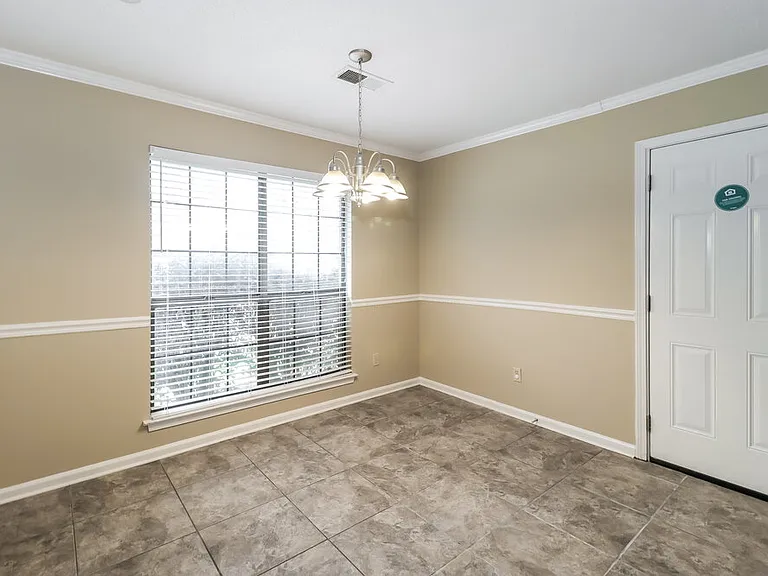 6659 Valerie Dr — Photo 6