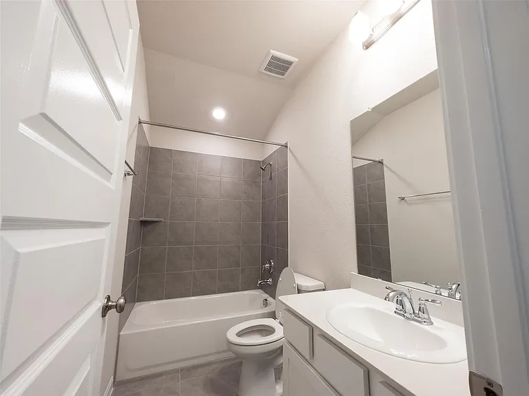 8015 Virginia Dr — Photo 11