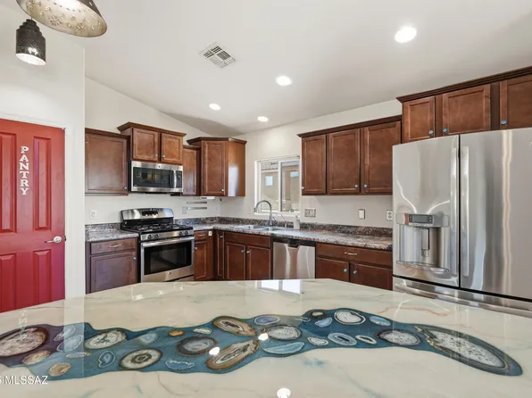 760 W Rio Teras, Green Valley, AZ 85614