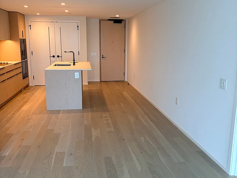 333 Ward Ave #911 — Photo 12