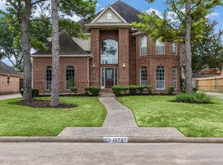 15727 Sweetwater Creek Dr, Houston, TX 77095