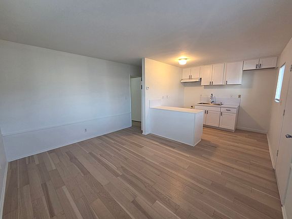 5th image of 132 E A St #A