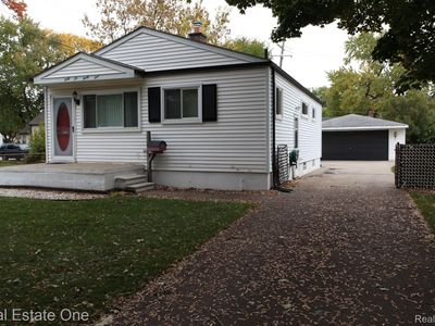 4631 Syracuse St, Dearborn Heights, MI, 48125
