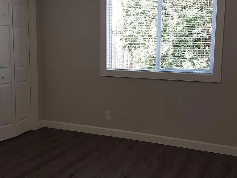 7628 Macarthur Blvd #4 — Photo 7