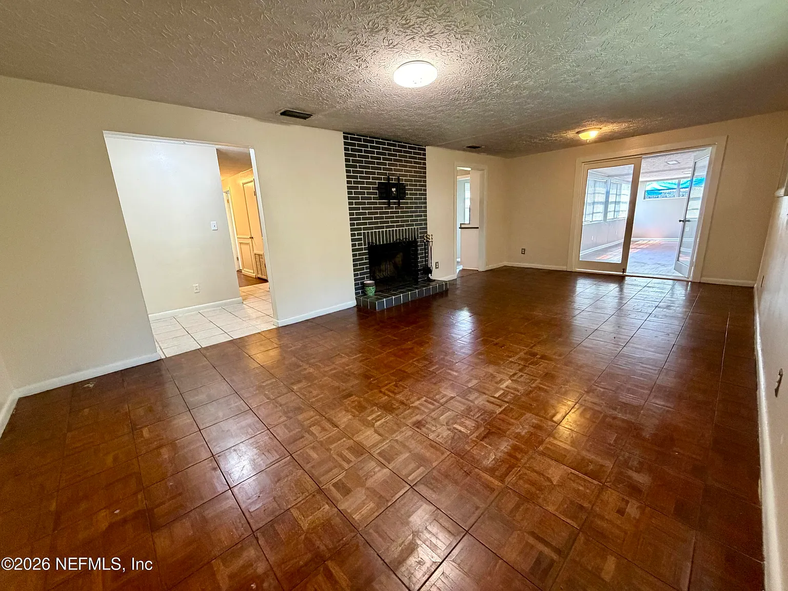 3 bed, 2.0 bath, 1770 sqft, $1,650 — Photo 4