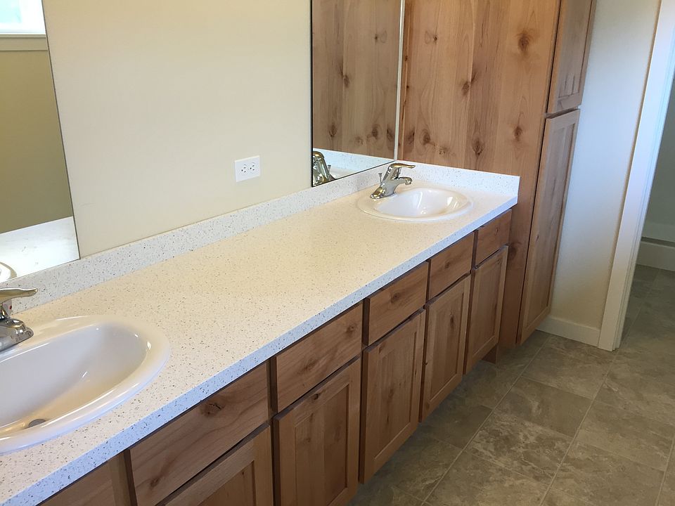 2nd image of 800 NE Ross Rd #2