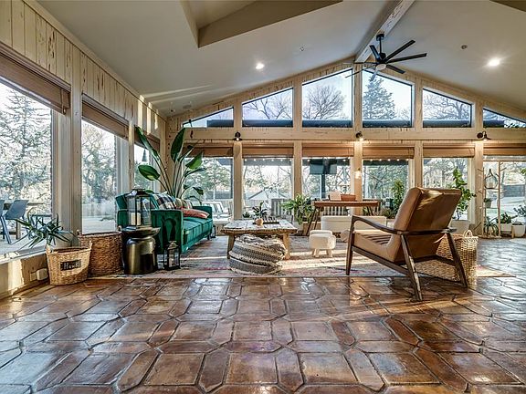 2nd image of 808 Rock Hollow Rd