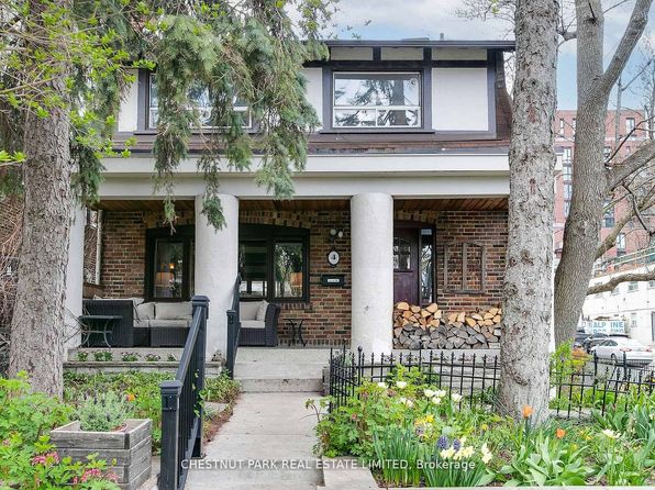 4 Biggar Ave, Toronto, ON M6H 2N4