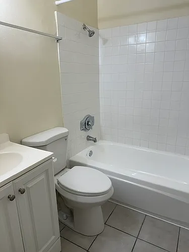 6660 Woodman Ave #201 Photo 1