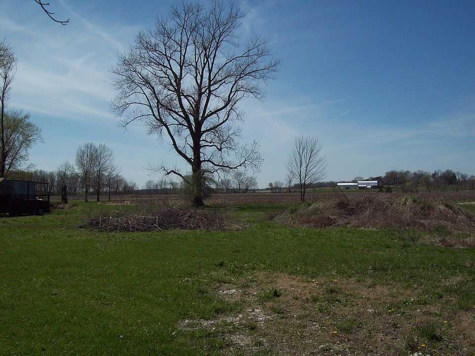 2nd image of 400 Main St