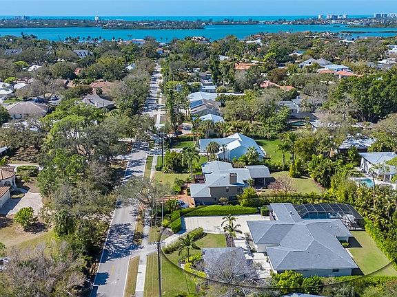 2nd image of 1717 Field Rd