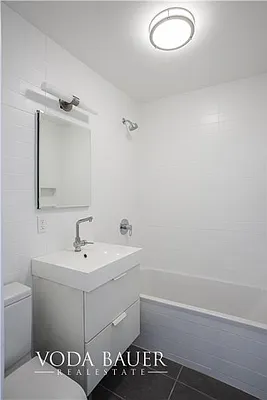 Rented by Voda Bauer Real Estate | media 19