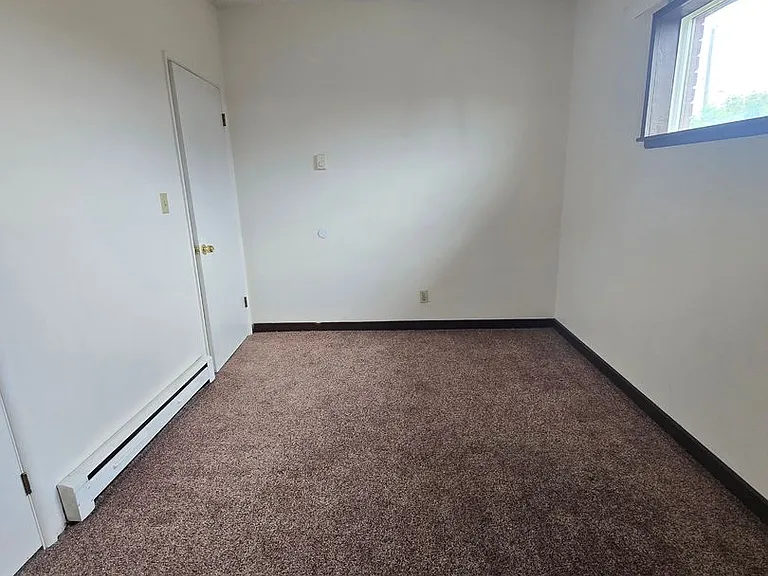 1619 W Pheasant St — Photo 25