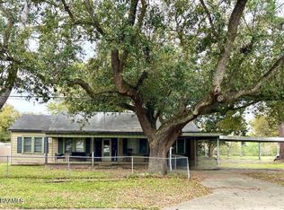 900 Poinciana Ave, Mamou, LA 70554