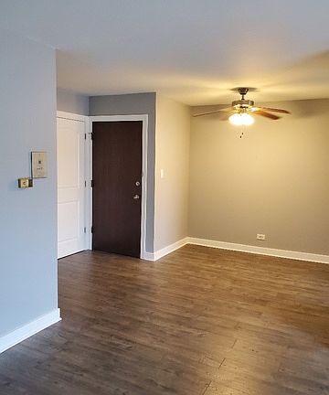 3rd image of 7010 W 110th St Unit 11