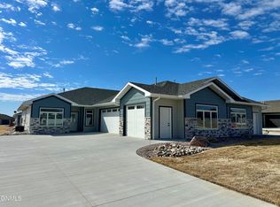 1907 Community Loop, Bismarck, ND 58503