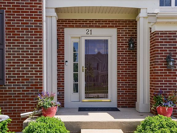 2nd image of 21 E Ellington Ct