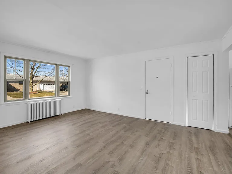 50 Virginia Dr #6 — Photo 2