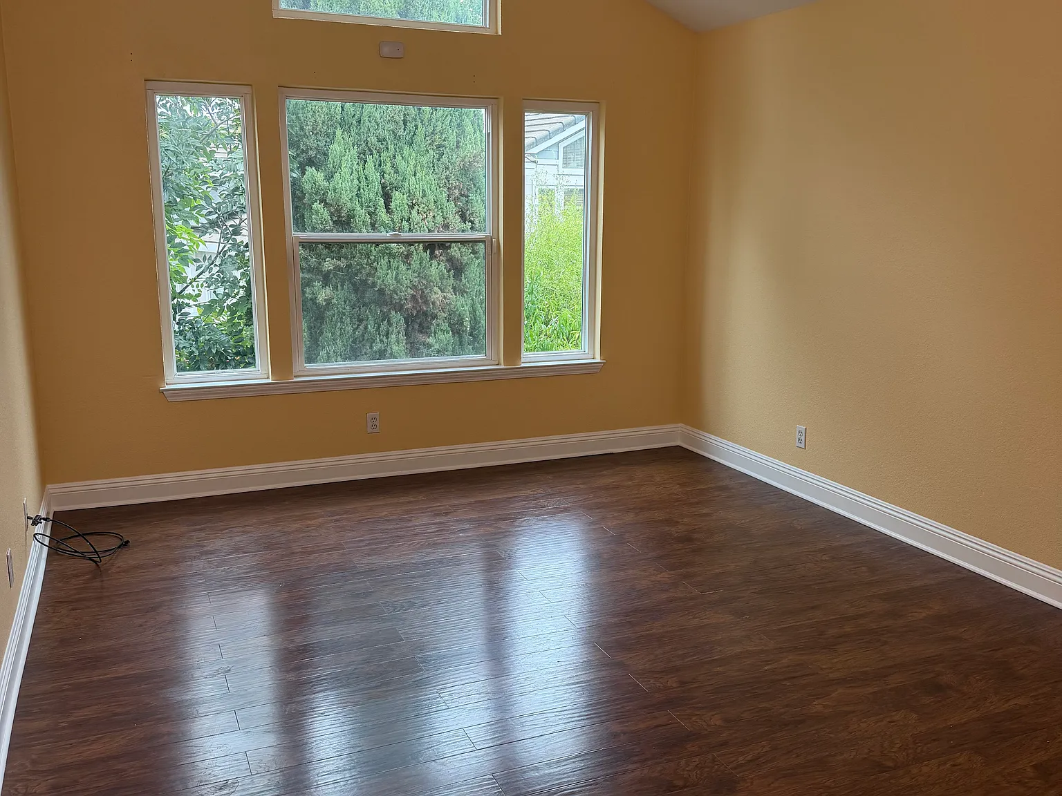 3 bed, 2.5 bath, 1641 sqft, $4,250 — Photo 4