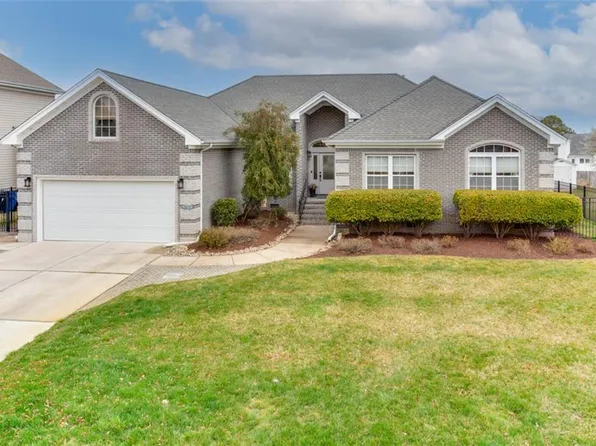 2037 Bierce Dr, Virginia Beach, VA 23454