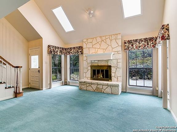 4th image of 105 Hidden Oaks Cir