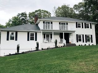 20 Salem Dr, Colts Neck, NJ 07722