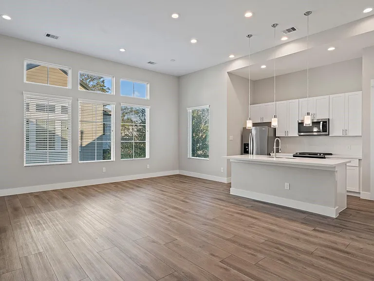 814 Thornton Rd #F — Photo 1