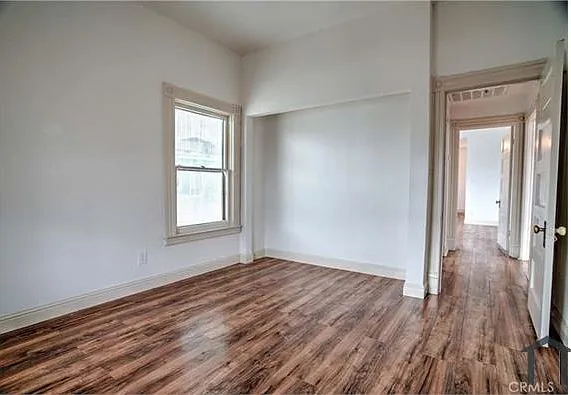 335 W 20th St — Photo 13