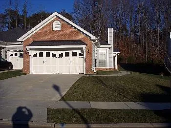 245 Williamsburg Cir photo 1