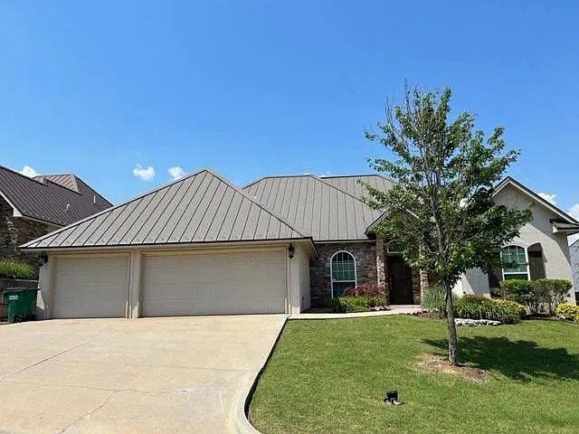 4 bed, 2250 sqft, $3,000 — Photo 1
