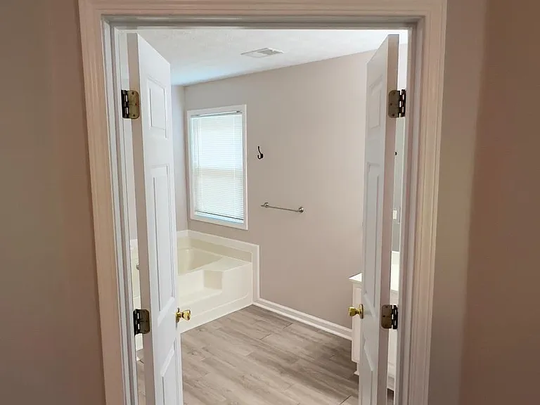 920 Grace Dr — Photo 13