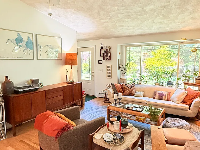 49 Arbutus Trl — Photo 14