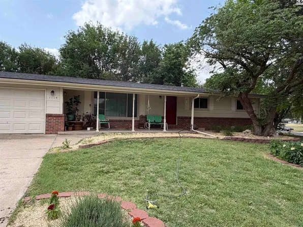 1115 W 8th St, Pratt, KS 67124
