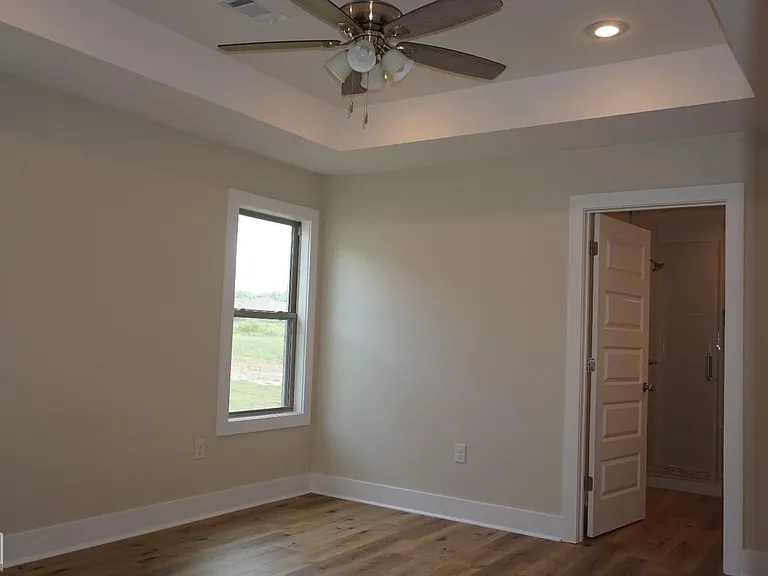 1814 N Oak St — Photo 13