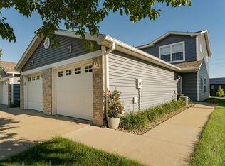 587 Pointe Ct SW, Rochester, MN 55902