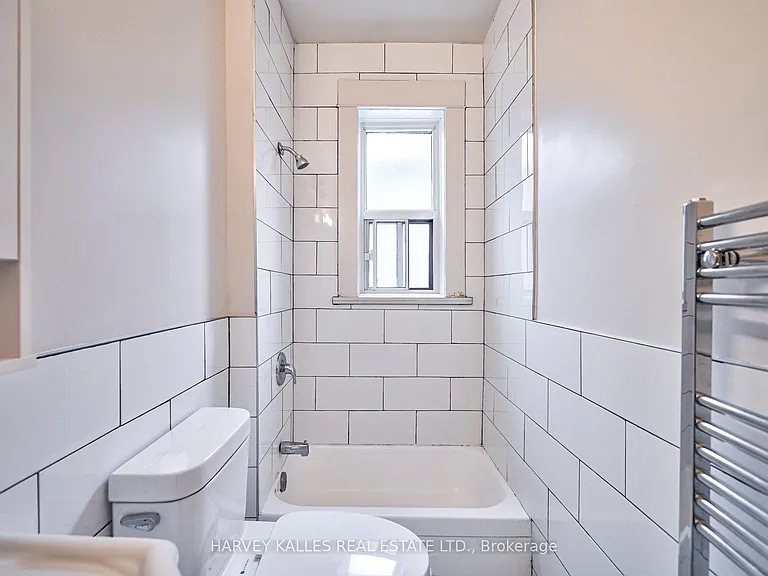 1074 Saint Clair Ave W #4 — Photo 22