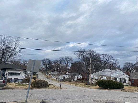 4th image of 2831 Colonial Ave