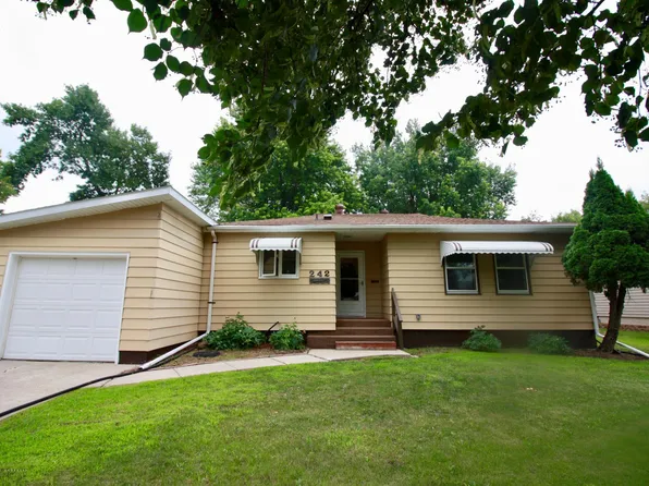 242 Oak St, Breckenridge, MN 56520