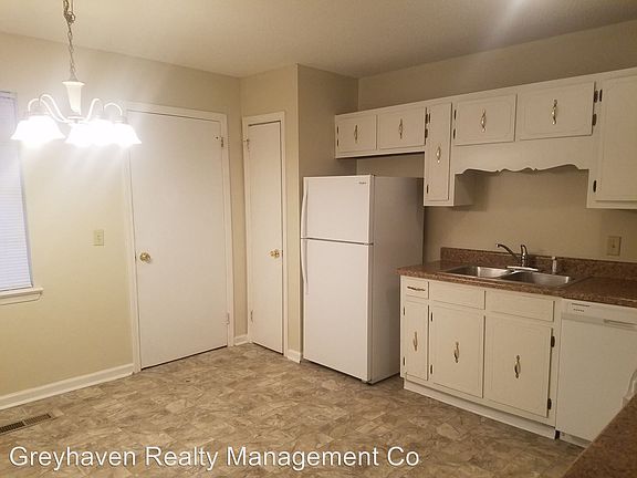 4th image of 4700 Metro Park Ln APT B