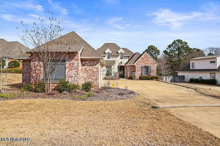 102 Cypress Lake Blvd S — Photo 2