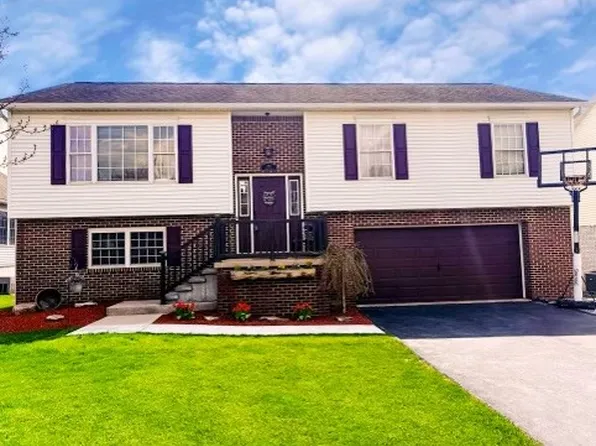 105 Frank Cir, Latrobe, PA 15650