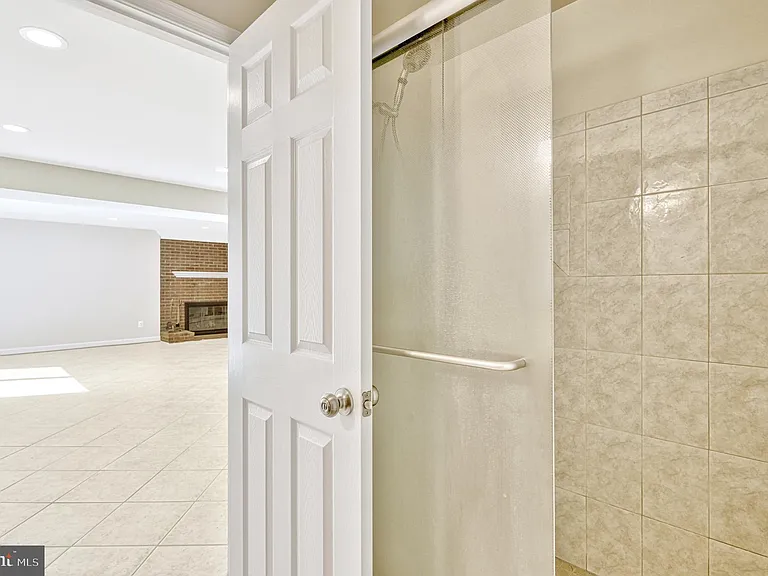 5021 Fleming Dr — Photo 50