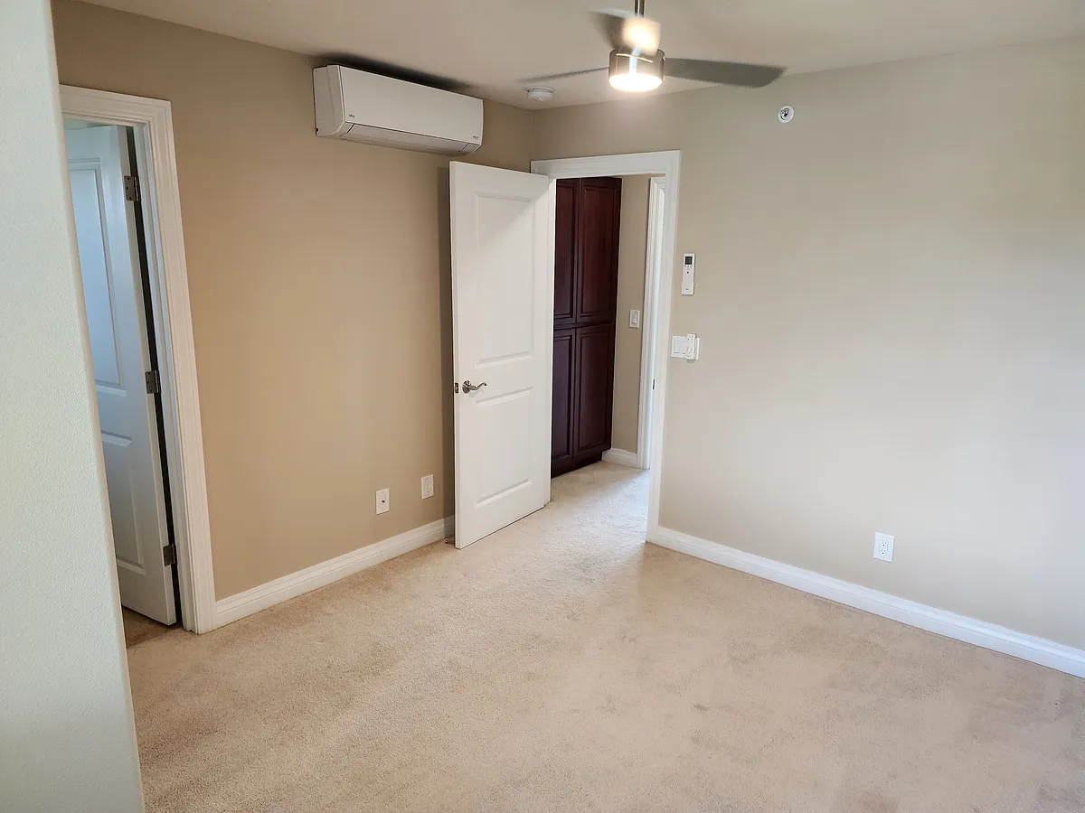 Building Photo - 30 E Lipoa St #4-208
